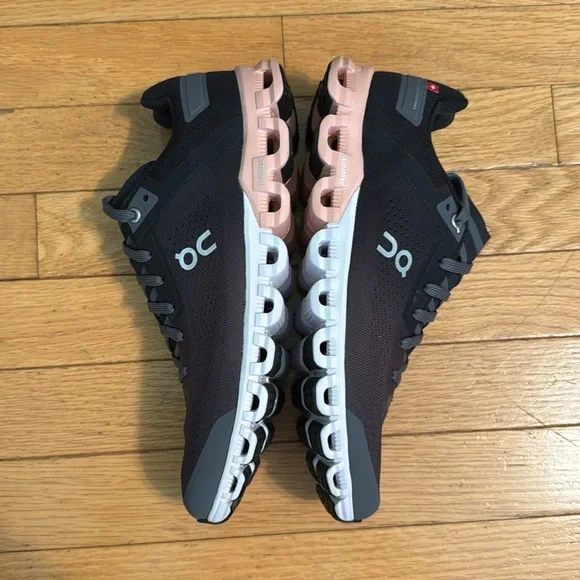 On Cloudflow Black/Pink/White Women’s 9 - Picture 3 of 4